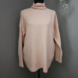 Light Pink Turtle Neck Sweater - xs (can fit larger)